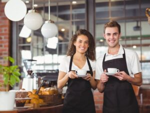 çalışan barista önlükleri